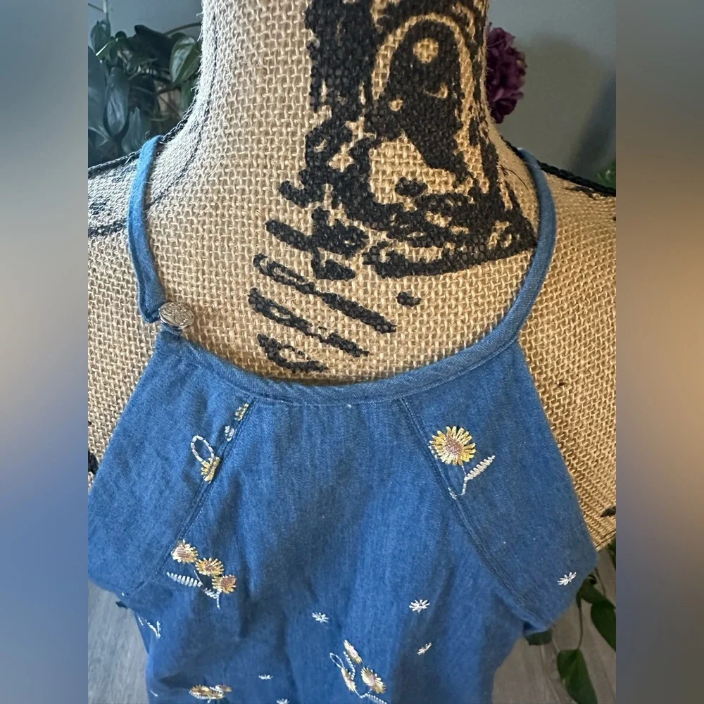 Cece Women’s Tiered Floral Embroidered Halter Dress - Picture 5 of 7